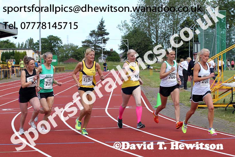 One mile, North East Masters Champs, Monkton Stadium,  Jarrow. Photo: David T. Hewitson/Sports for All Pics